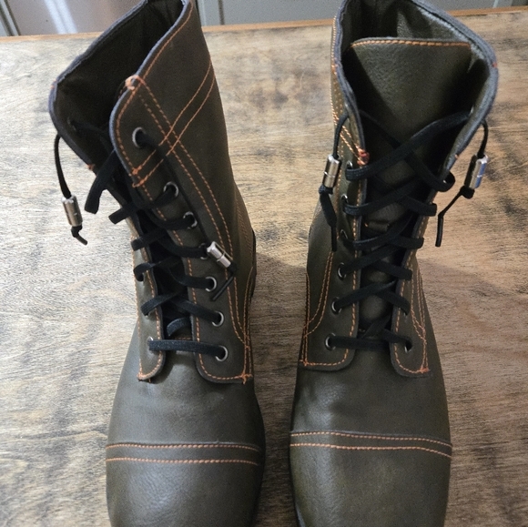 Stylish Black and Orange Lace-Up Boots Worn Once - Picture 2 of 6